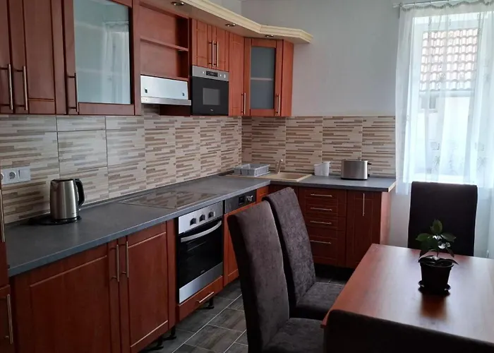 아파트 Balatoni Kertes Kucko *